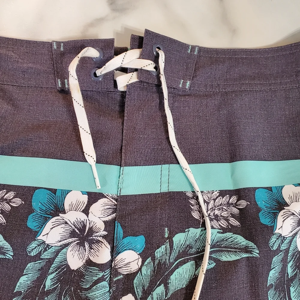 Goodfellow & Co. Hibiscus Print Men's Swim Trunks size 40